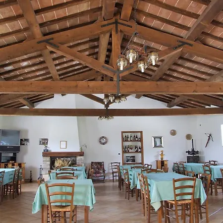 مزرعة للإقامة Agriturismo Casella Del Piano *